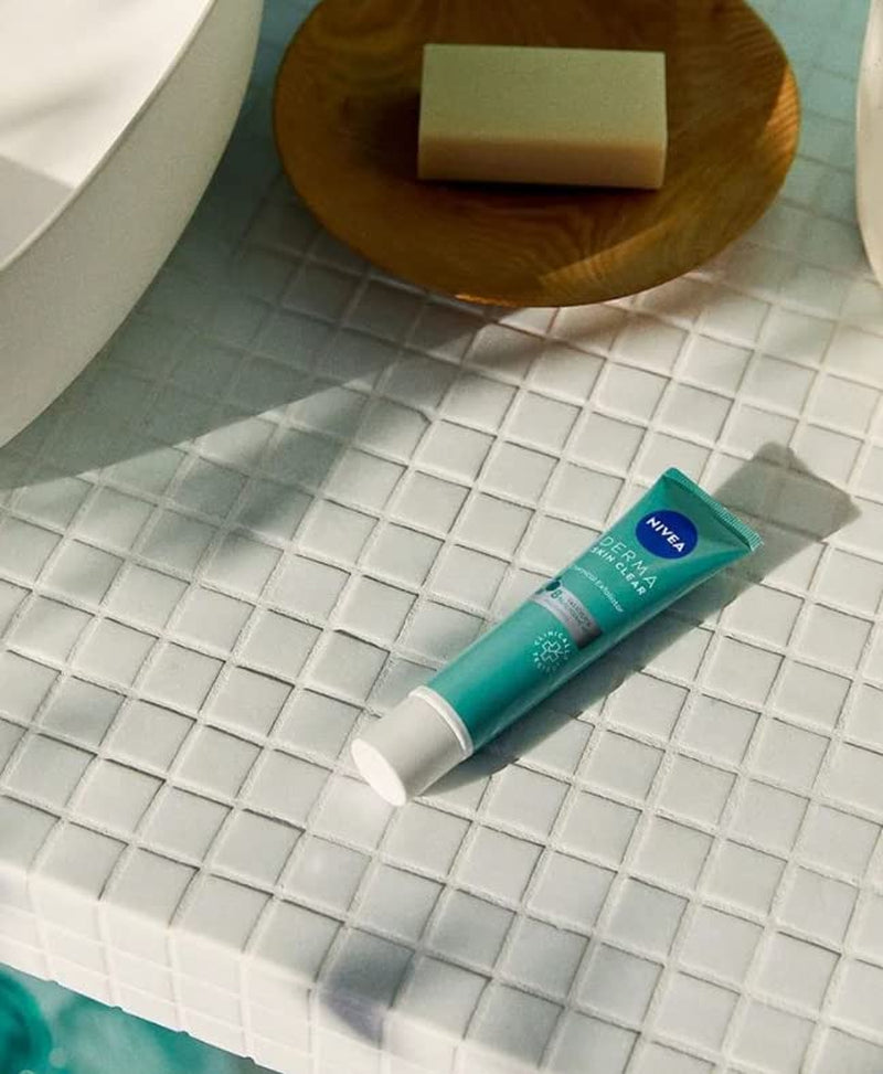 Nivea Derma Skin Clear Night Exfoliator for Blemish-Prone Skin 40Ml